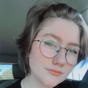 Meet your Posher, Lily